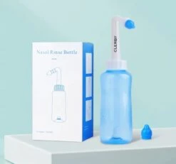 Neusdouche - Neusspoeler - Nasal Wash - Neus Douche - Neusreiniger - Neuspomp - Neti Pot - Voor Hooikoorts En Verstopte Neus 11 Neusdouche - Neusspoeler - Nasal Wash - Neus Douche - Neusreiniger - Neuspomp - Neti Pot - Voor Hooikoorts En Verstopte Neus -Zelfzorg Winkel 1200x1124 3