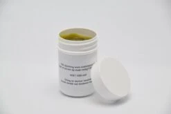 Stichting WietOliePuur - CBD Zalf | 5% | 20ml. Variant |